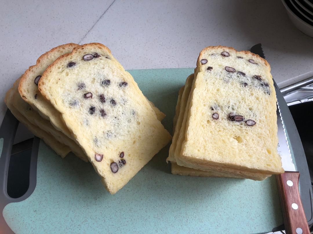 鲜奶红豆吐司