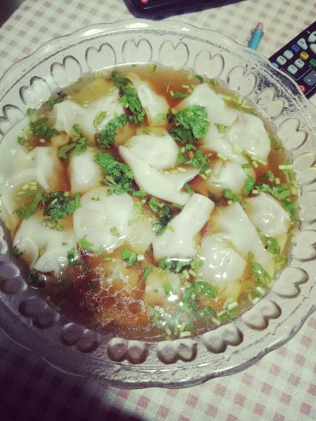 馄钝鸡汤的做法