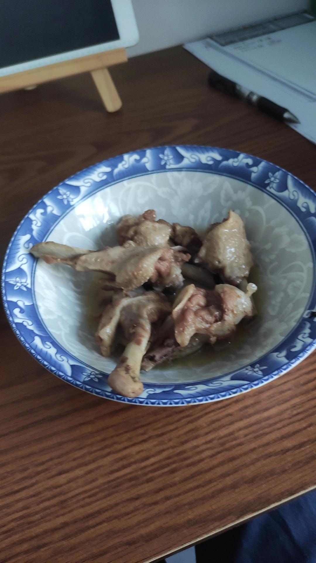 铁锅蒜子炖鸭