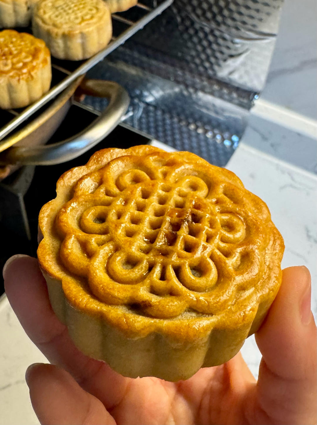 广式月饼－－蛋黄豆沙月饼