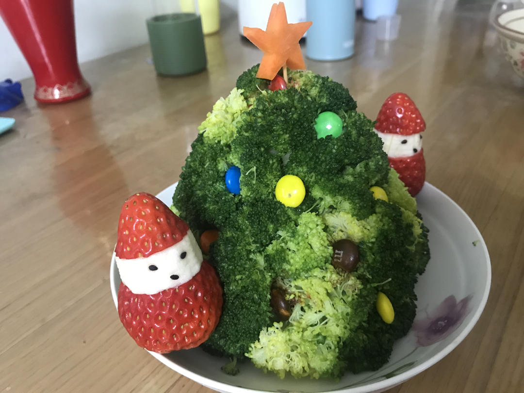 2020-12-24 08:32:10赞圣诞树土豆,西兰花,胡萝卜