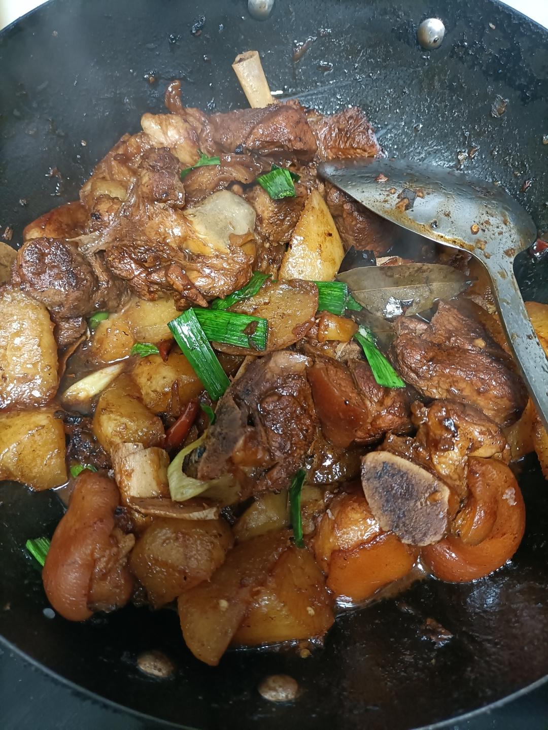 五花肉烧萝卜（拌卤汁能吃两碗饭😋😋）