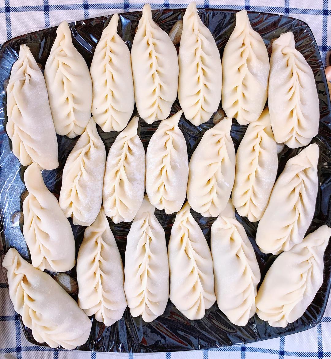 香菇木耳鱼肉饺子