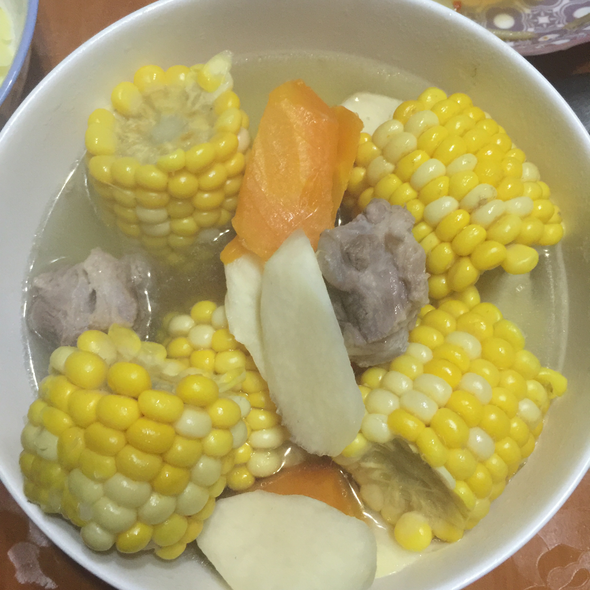 萝卜玉米排骨汤