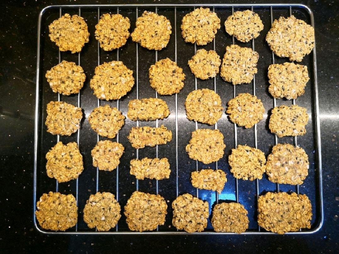 超级酥脆的无糖低脂全麦燕麦片饼干