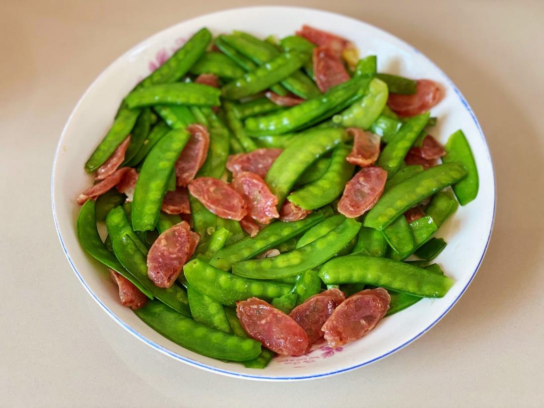 超脆爽的荷兰豆炒香肠