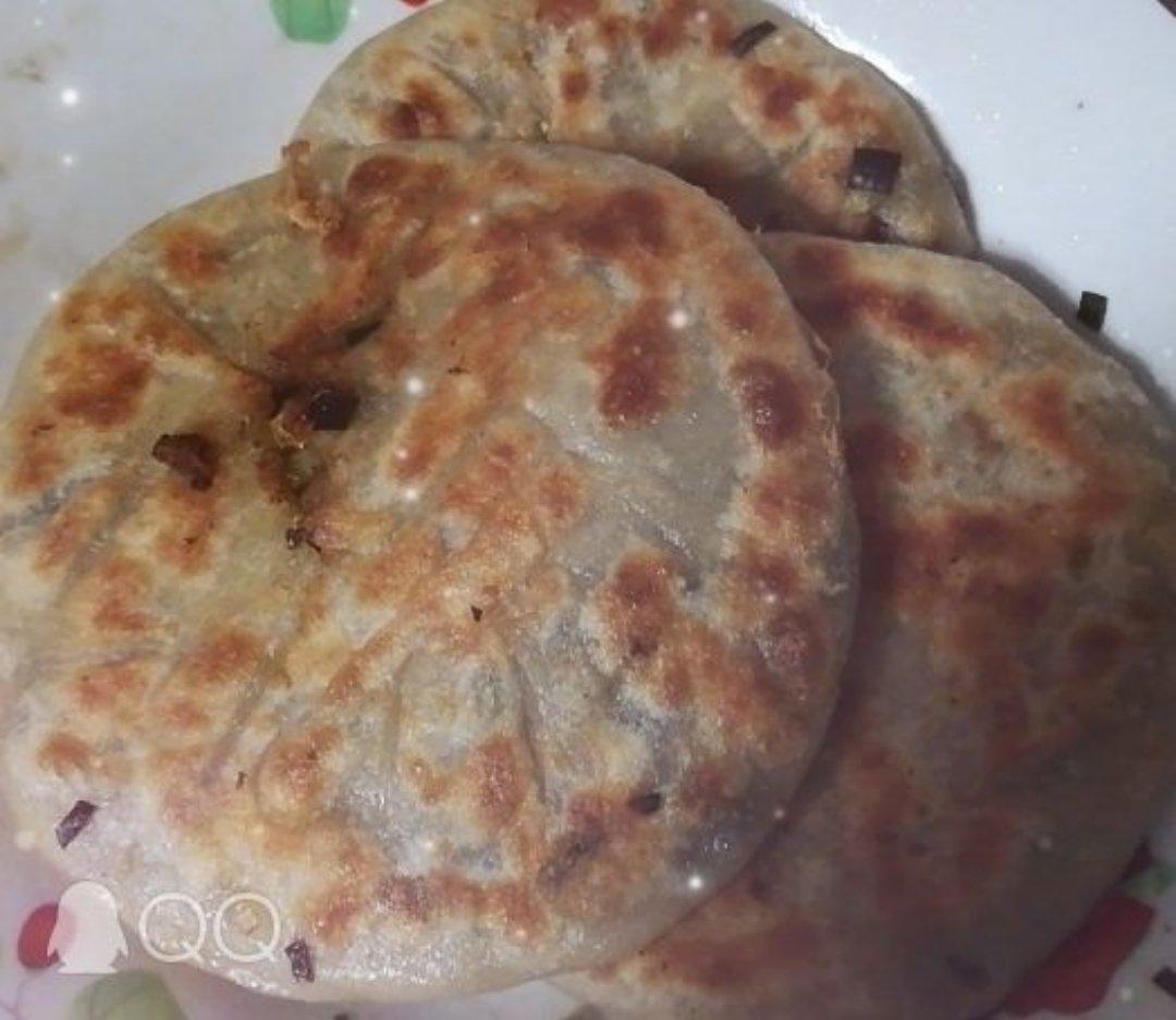 薄皮馅饼的制作方法（鸡蛋菠菜、鸡蛋韭菜馅儿饼）