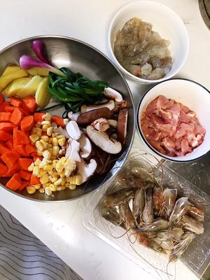 高压锅版的鲜虾瘦肉粥（宝宝可吃）的做法 步骤1