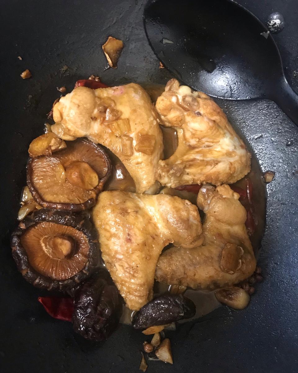 香菇炖鸡翅