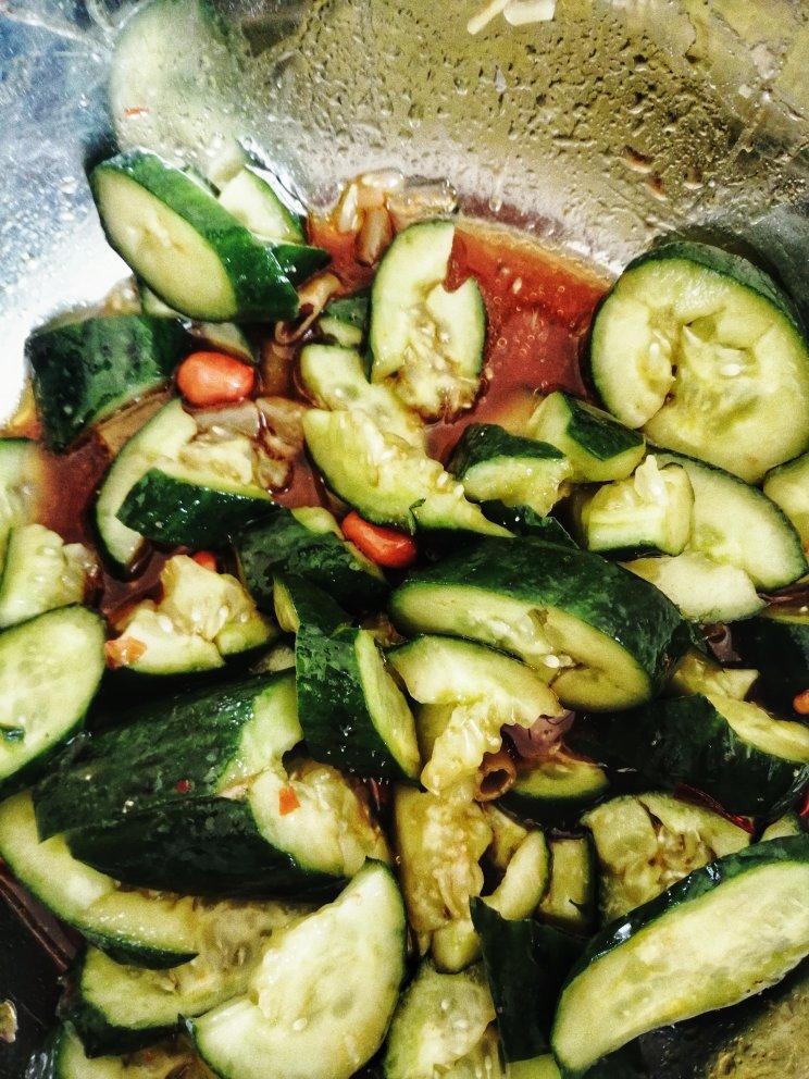 下酒菜之拍黄瓜拌花生米