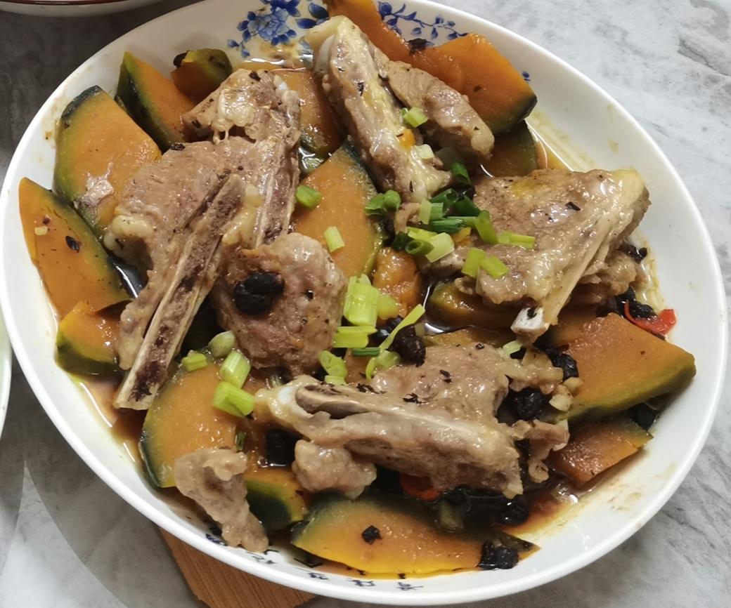 排骨豆豉蒸贝贝瓜，非常下饭，大人小孩都爱吃