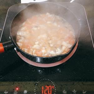 暖身暖胃暖心的番茄香菇虾仁鱼片粥的做法 步骤4