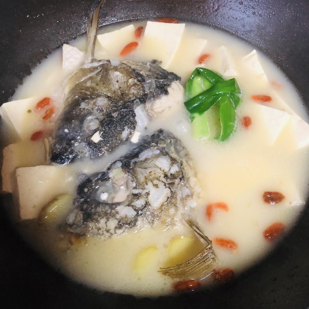 鱼头豆腐汤