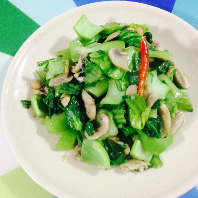 小草叶子哥做的手捏菜炒蘑菇