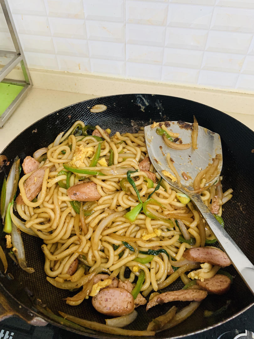 比路边摊好吃百倍的火腿炒土豆粉