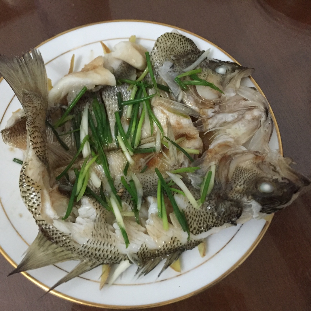蒸鲈鱼