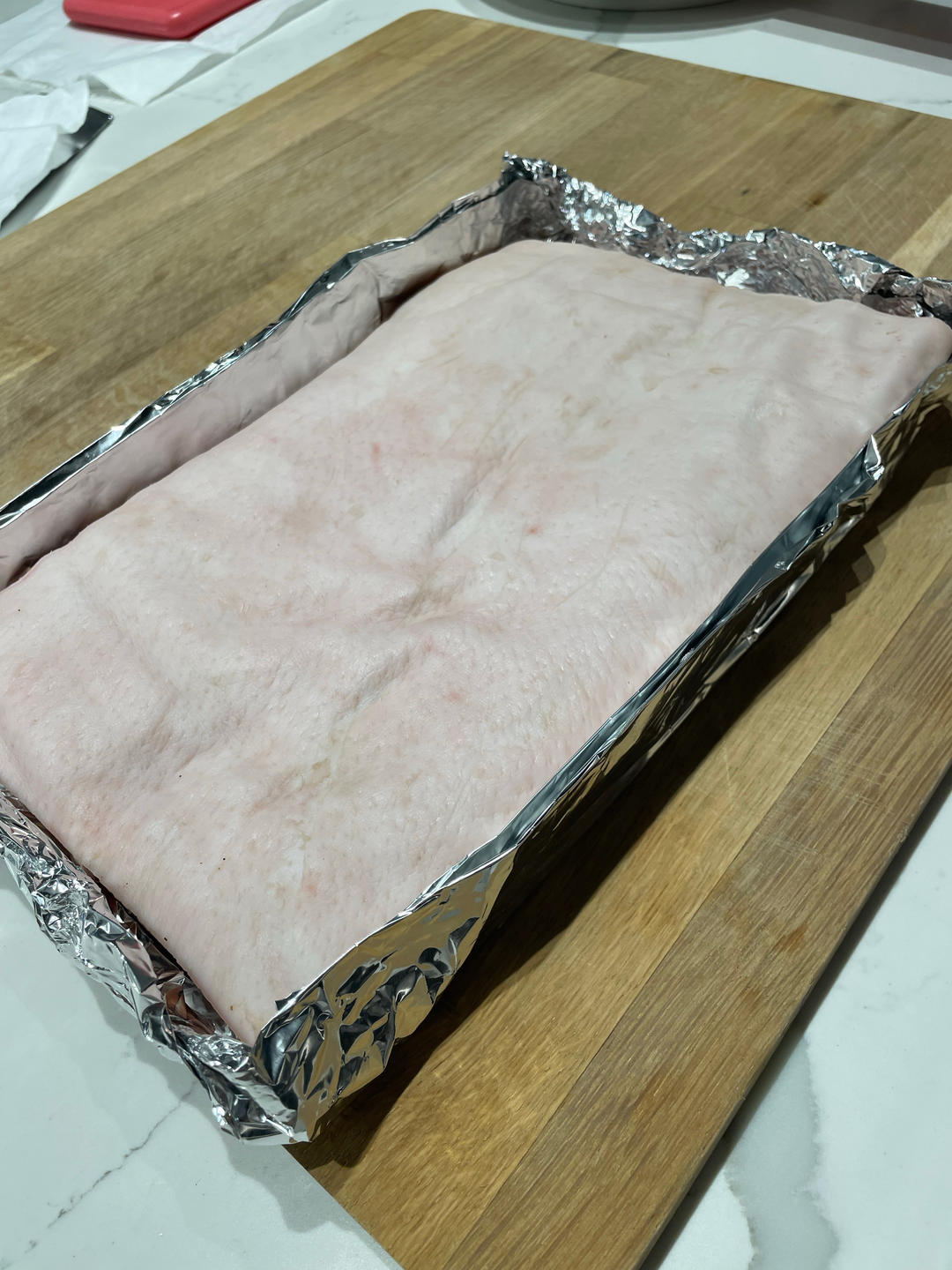 脆皮烧肉，皮酥脆、肉甘香，生烧做法
