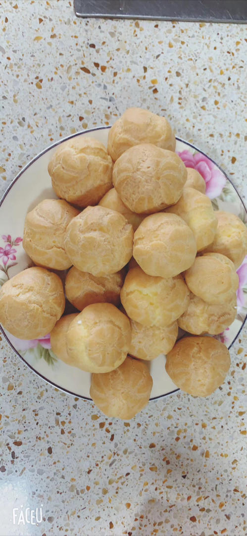 简单易成功的奶油小泡芙做法