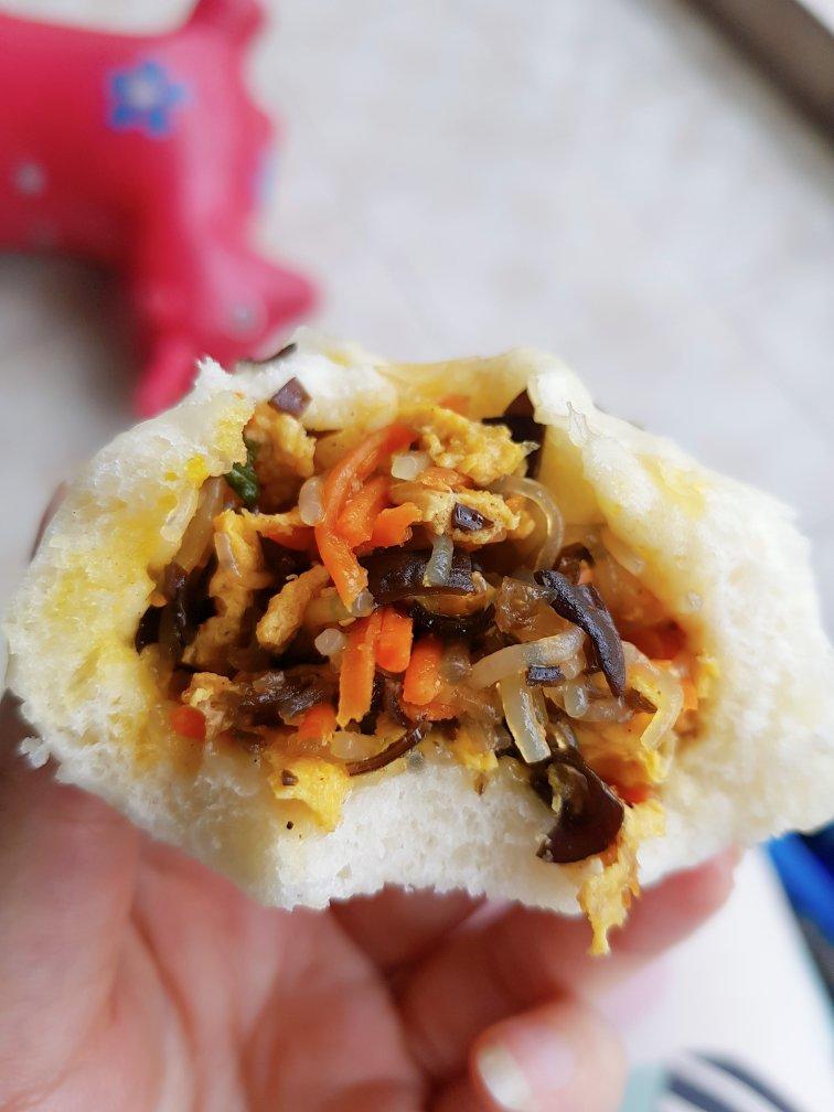 胡萝卜木耳鸡蛋包子——素包子也可以很好吃~