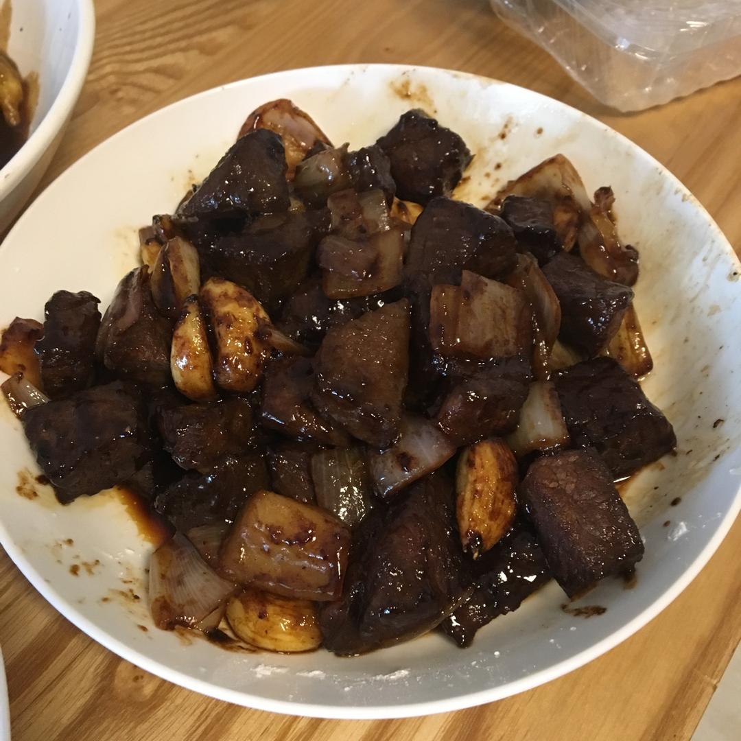 黑蒜子牛肉粒