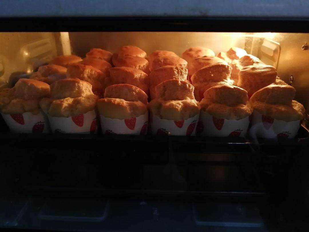 纸杯蛋糕 8寸戚风蛋糕的量