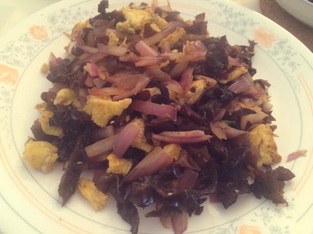 洋葱木耳鸡蛋炒肉