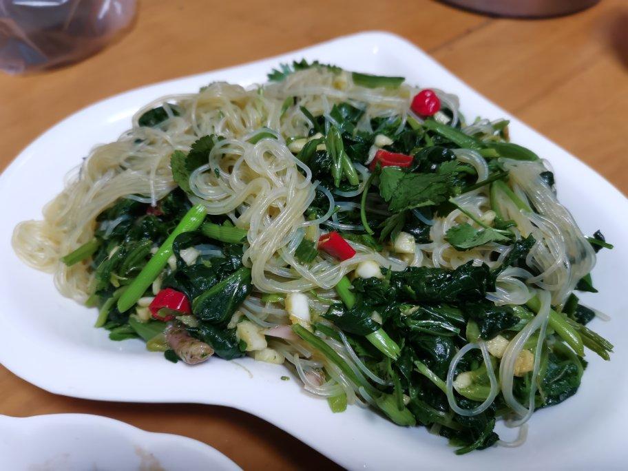 开胃爽口又营养的菠菜拌粉丝