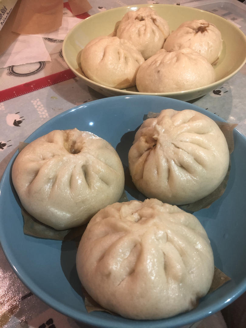 鲜美多汁的洋葱牛肉包子