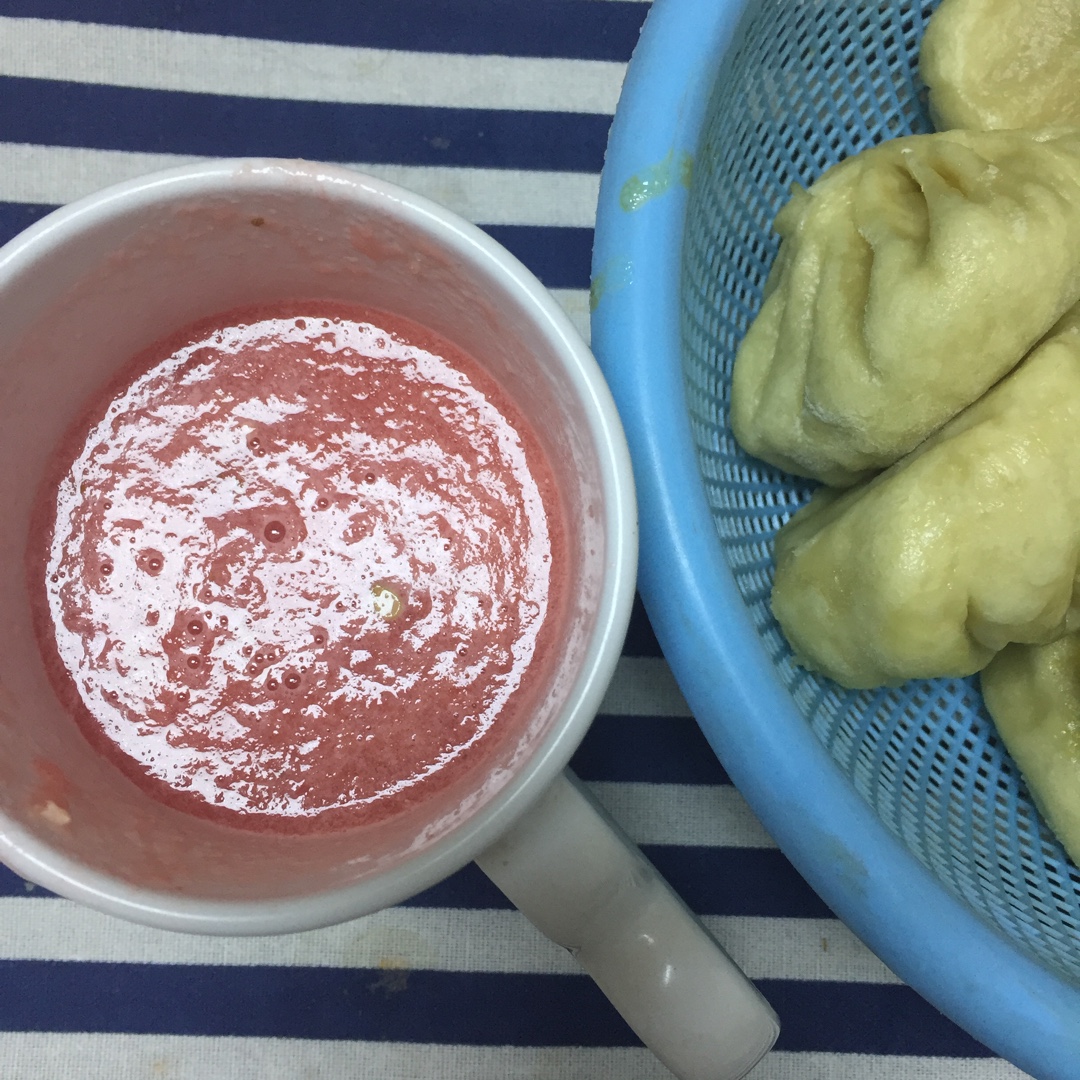 酱肉冬瓜包子Steamed Dumplings Pork & Mellon