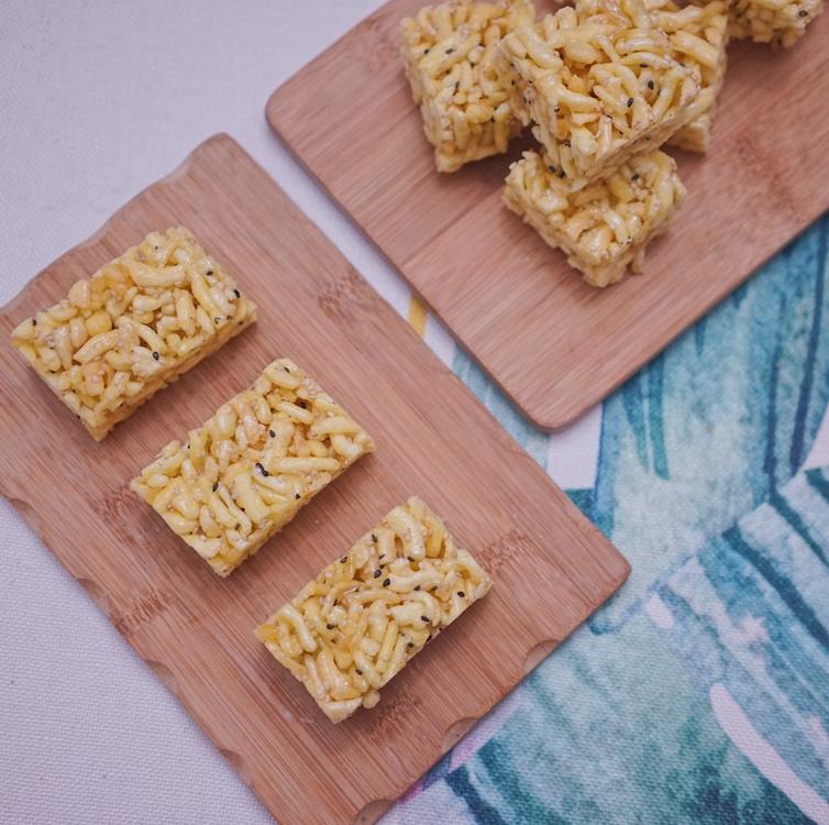 （视频食谱）自制沙琪玛／萨其马