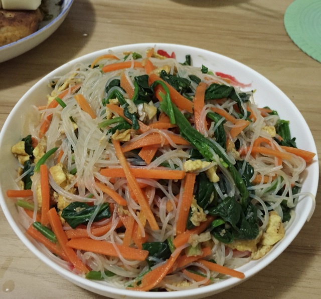 多彩凉拌菠菜