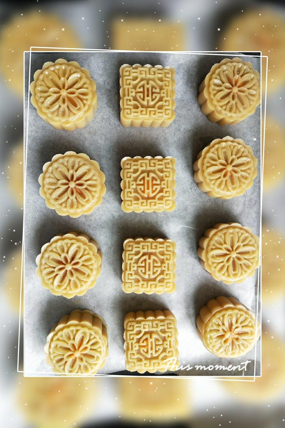 广式月饼—蛋黄莲蓉月饼