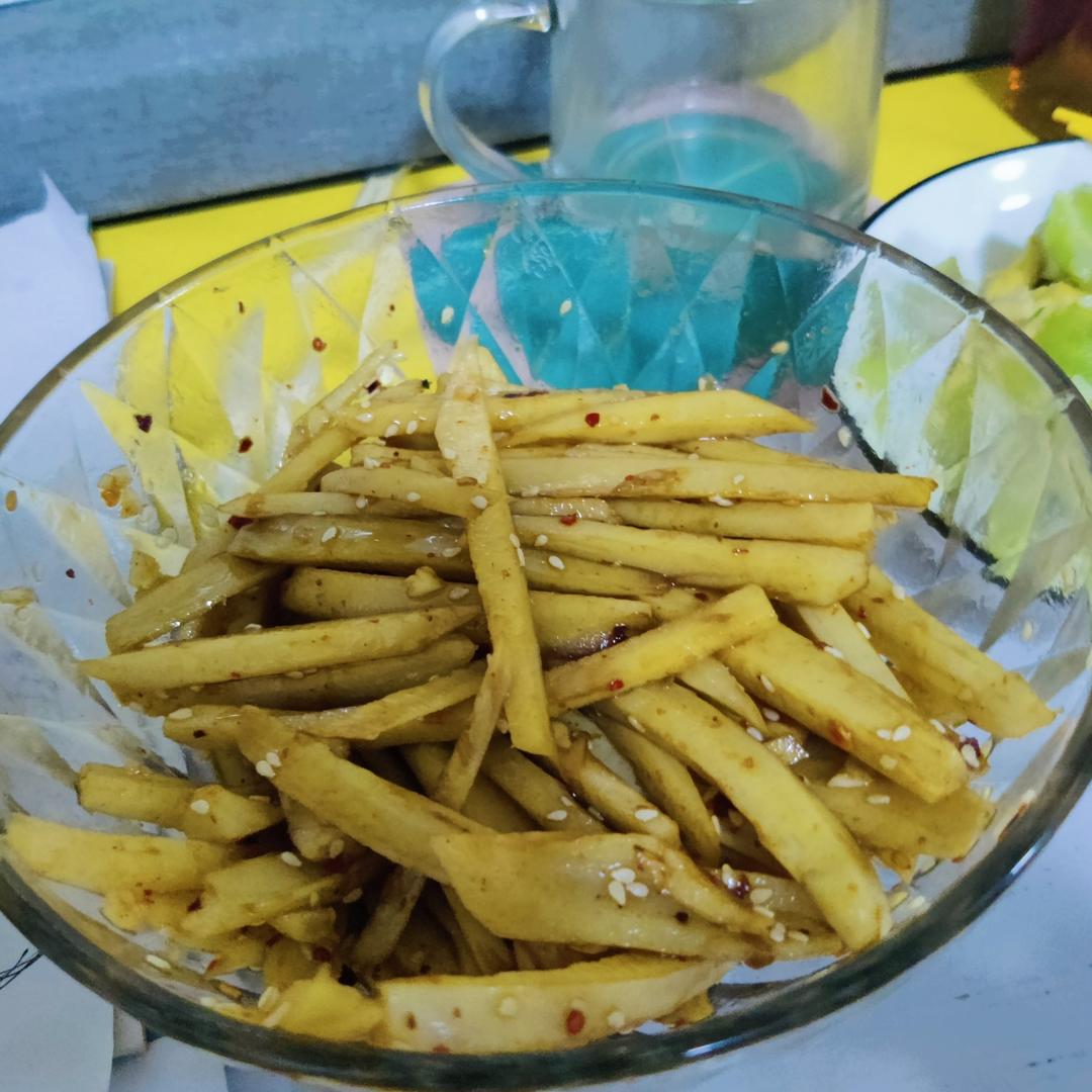 我妈的拿手菜！！炝拌藕丝！酸辣脆爽！