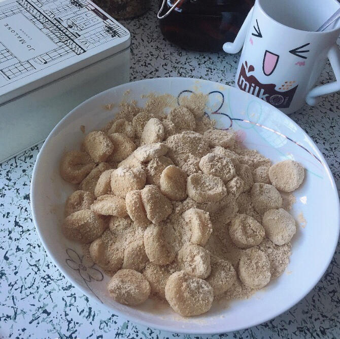 麻糍😋软软糯糯的糯米糍粑😍比外面卖的还好吃！