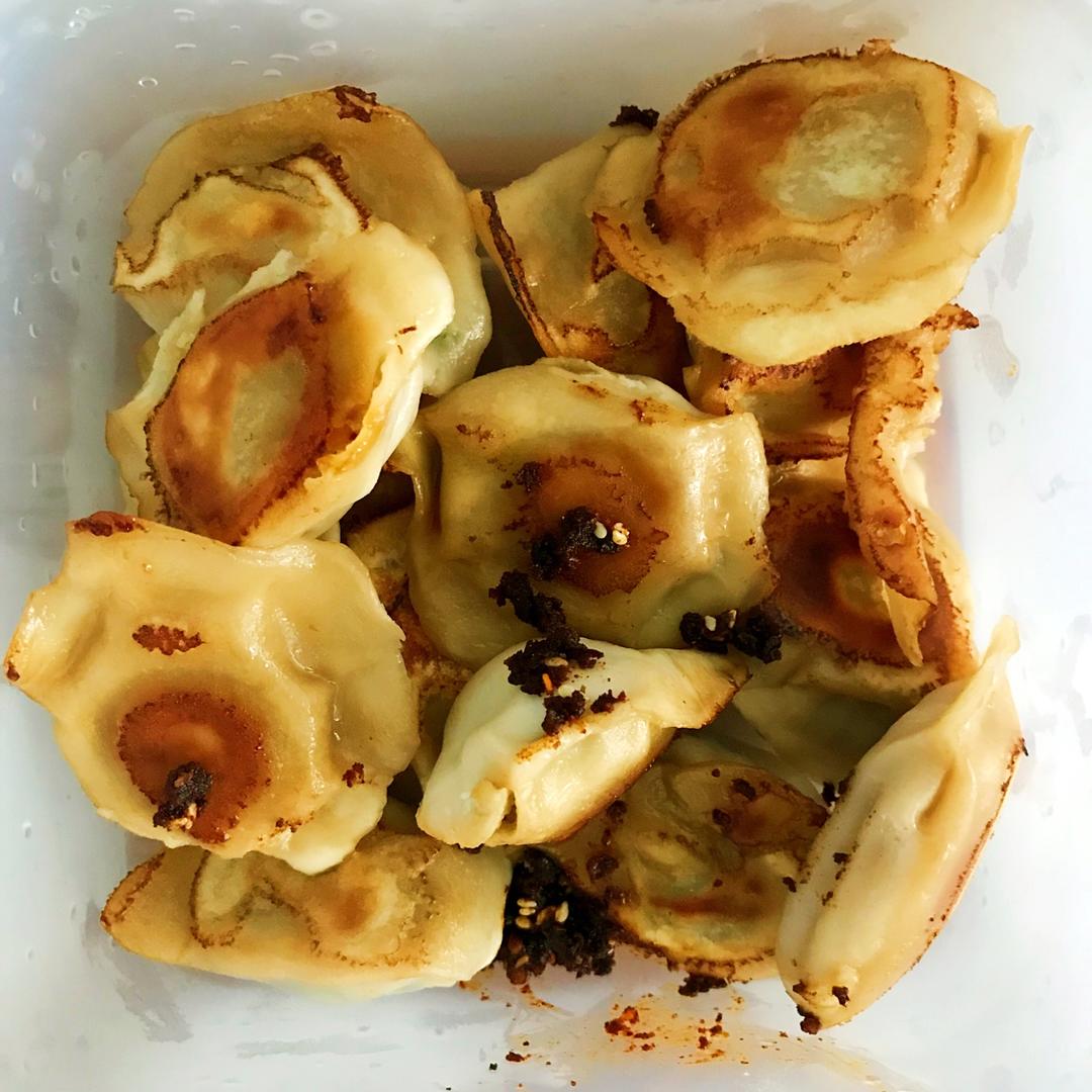 速冻水饺吃腻了吗~变锅贴吧(๑´ڡ`๑)