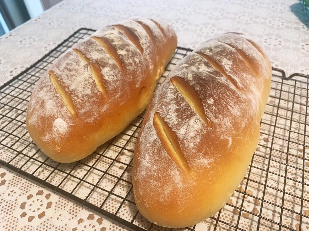 聚会被一抢而空的奶香十足、人人都爱的“葡萄干乳酪夹心软欧包”