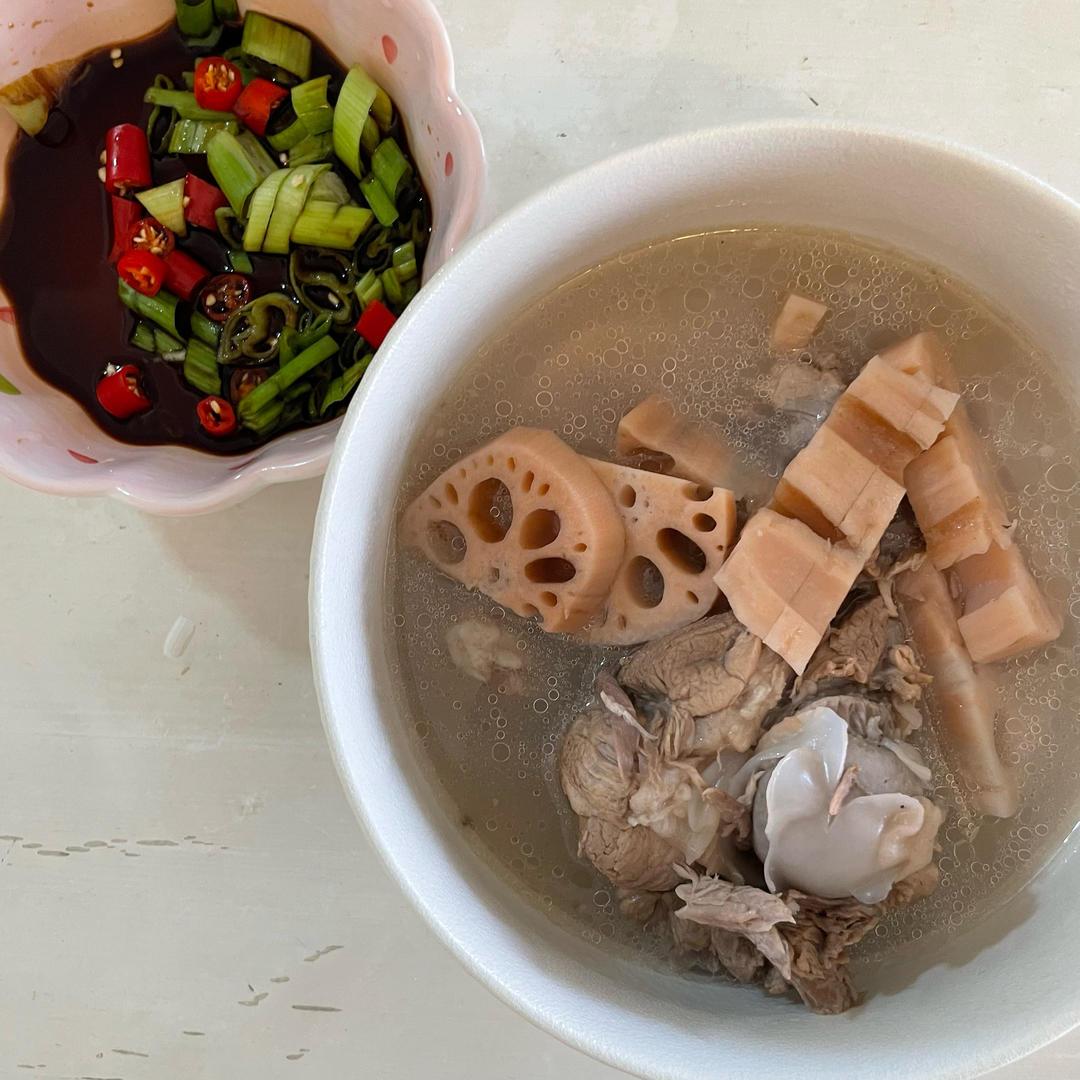 莲藕炖排骨汤🍲