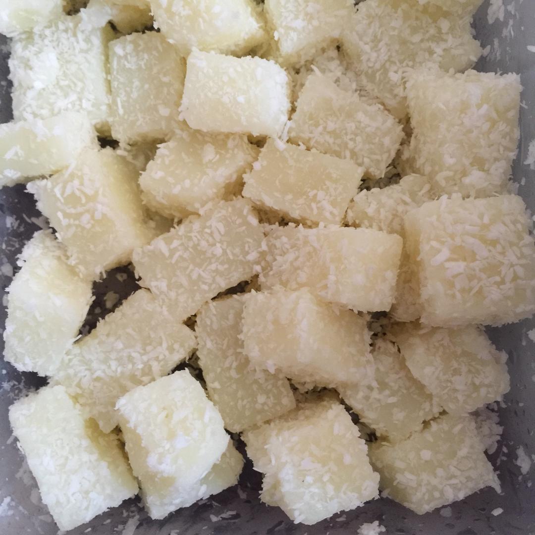 完胜85度C牛奶椰丝小方