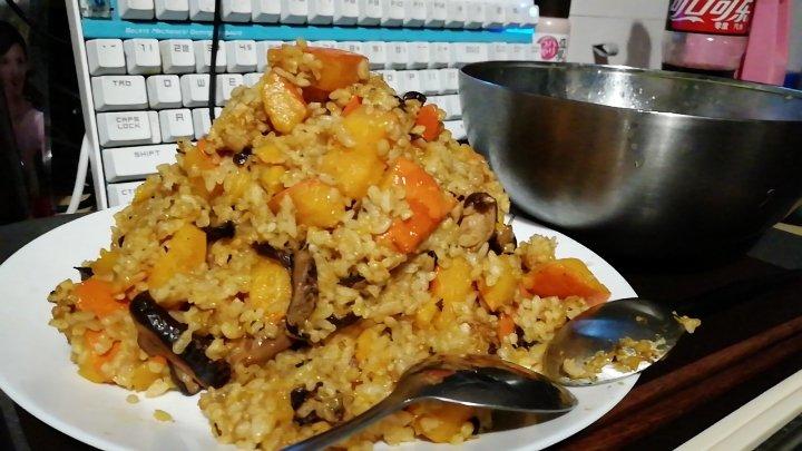 美味到不行的南瓜饭