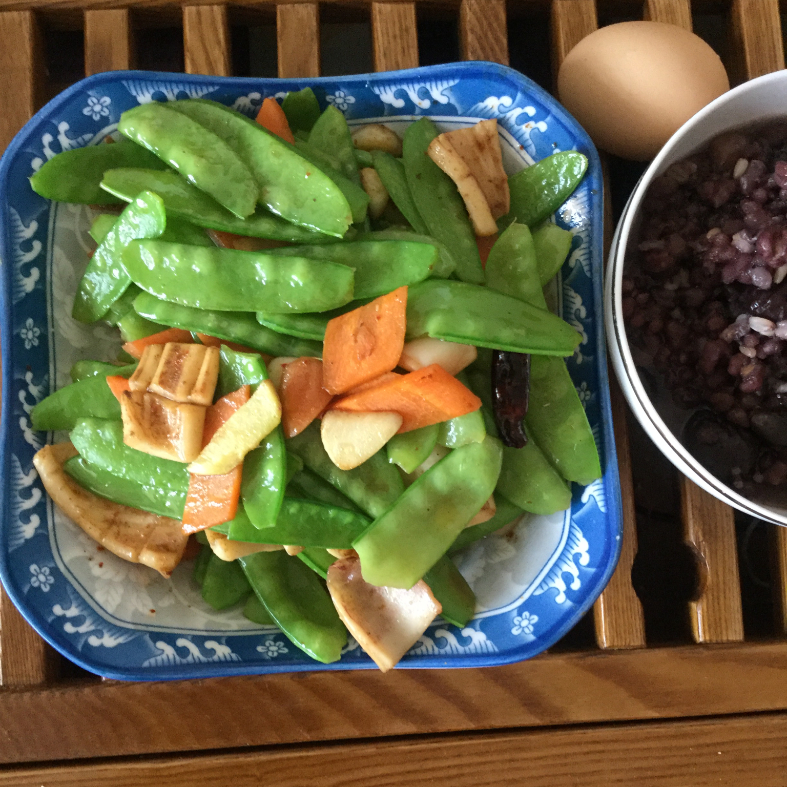 鲜鱿炒荷兰豆