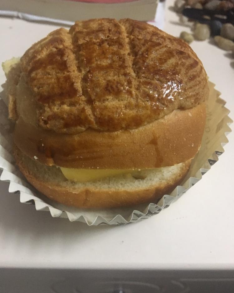 好吃到炸裂的港式菠萝包（附带制作酥皮的小视频）