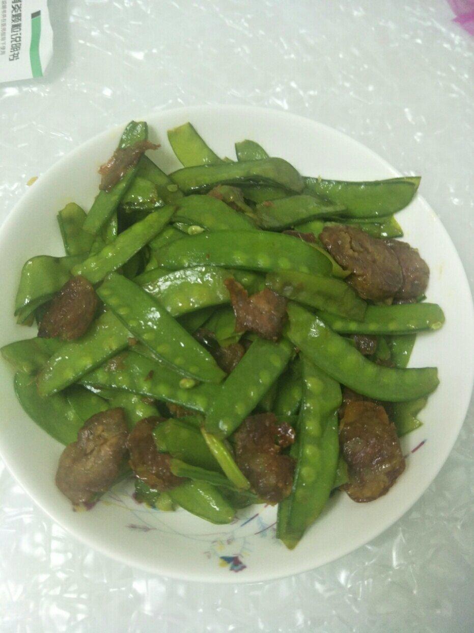 超脆爽的荷兰豆炒香肠