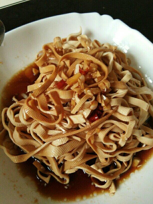 凉拌千张豆腐丝