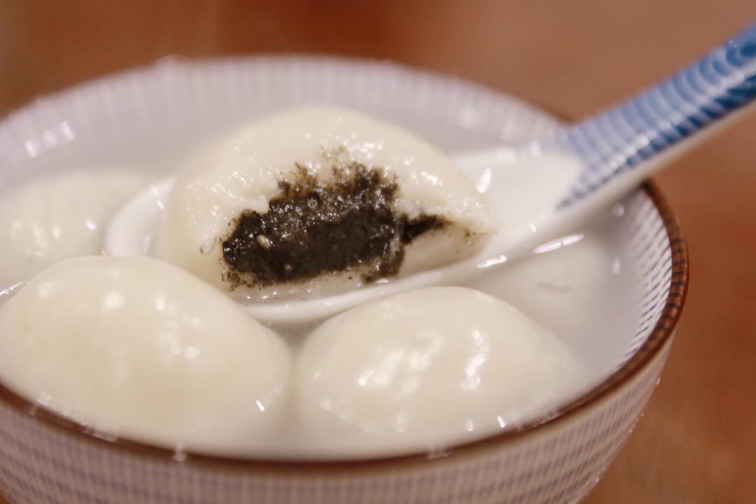 小美黑芝麻汤圆的做法