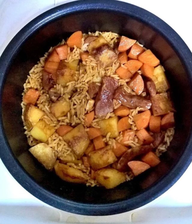 韩式香肠土豆焖饭