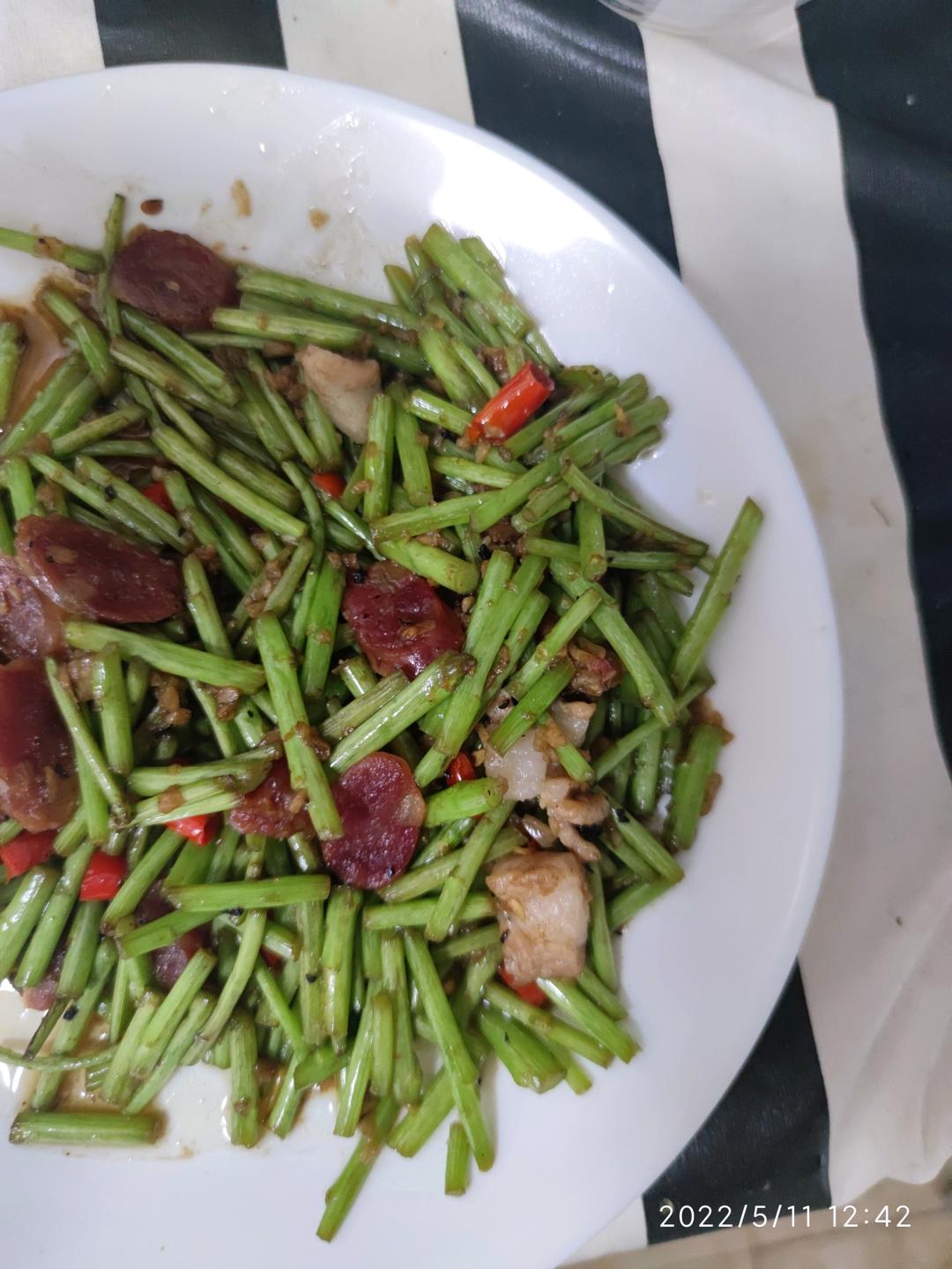 芦蒿炒腊肉