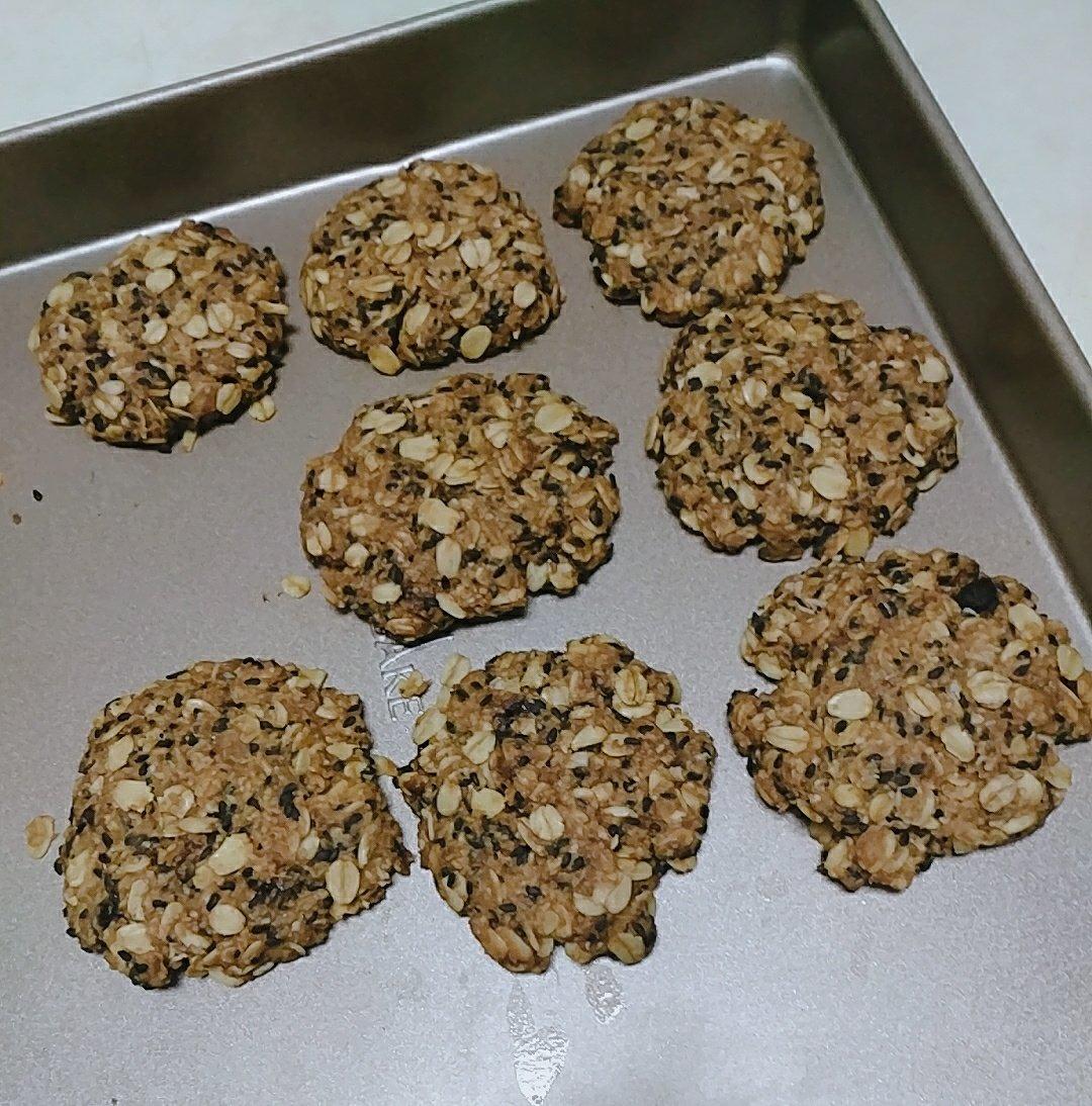 素食:有机燕麦芝麻大饼干