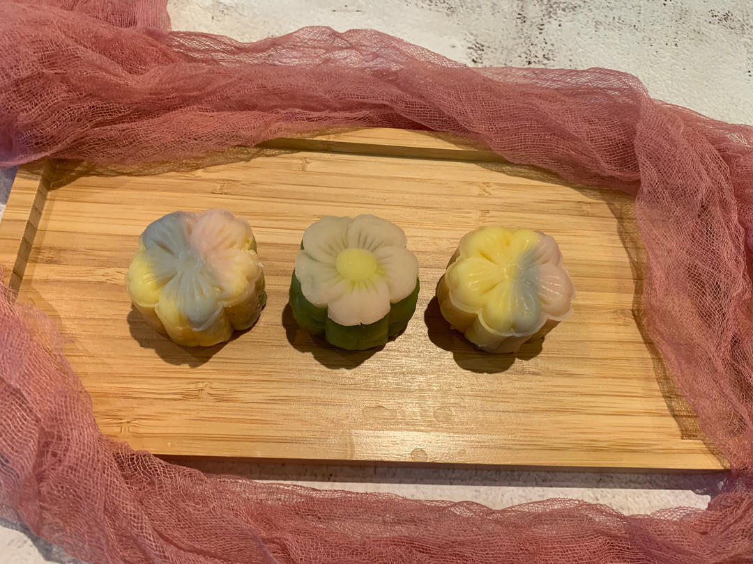 【视频】美到转圈㊙️给仙女吃的流心冰皮月饼🧚‍♀️