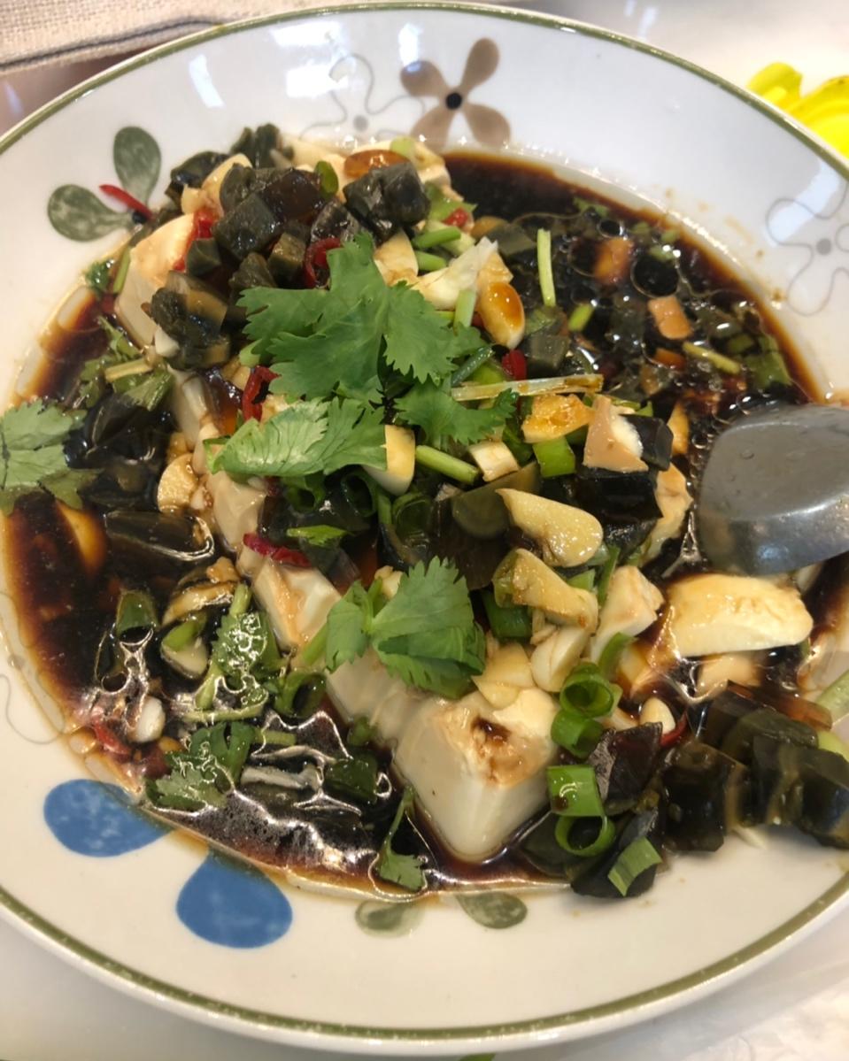皮蛋拌豆腐