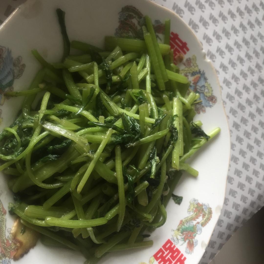 清炒茼蒿